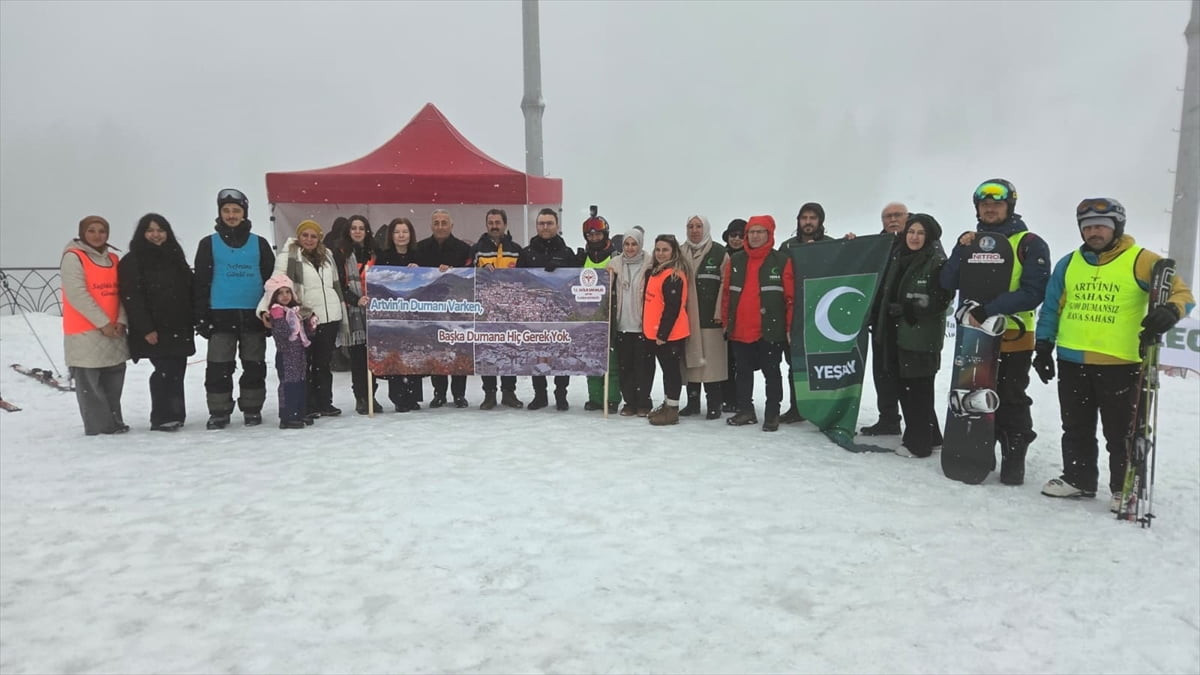 Doğu Karadeniz'in önemli kış turizm merkezlerinden Atabarı Kayak Merkezi'nde, "Sigarayı Bırakma...