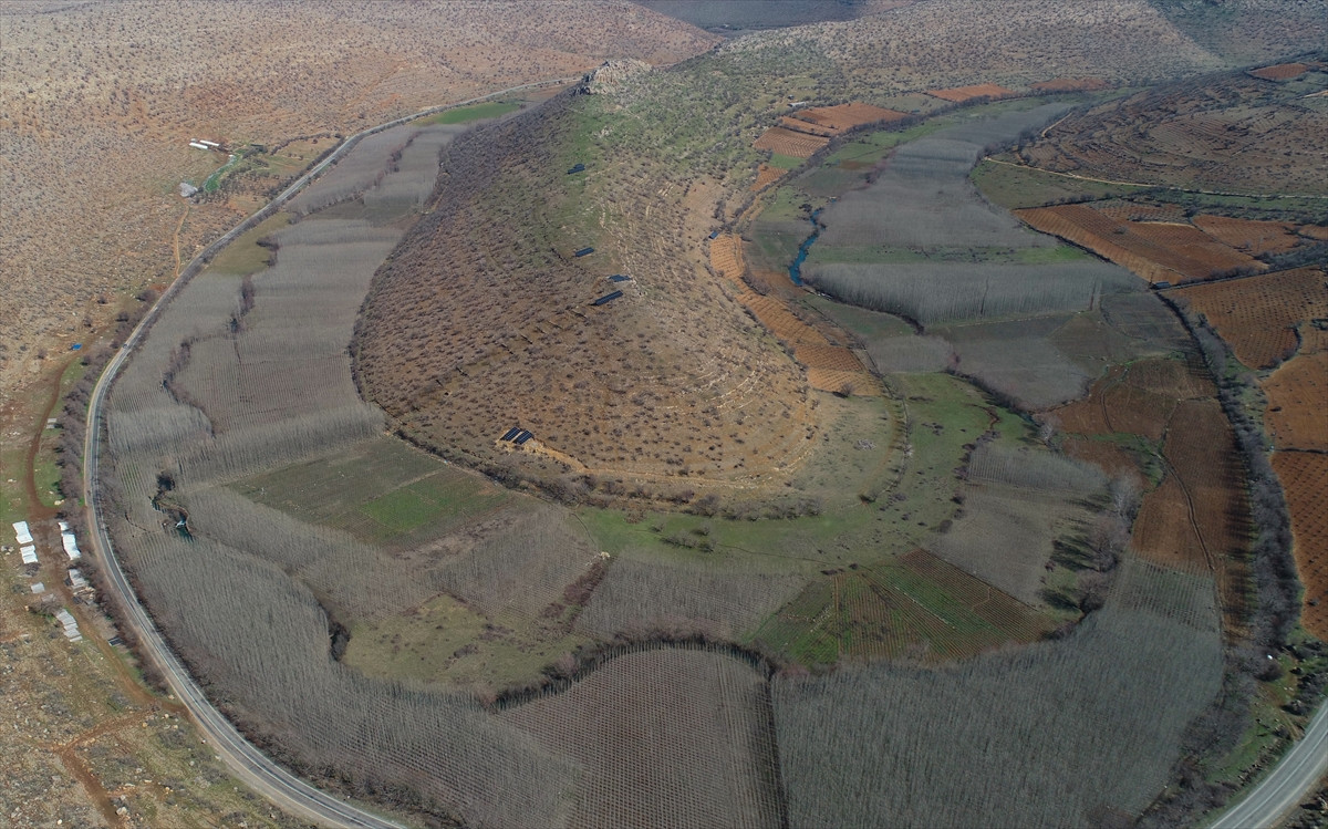 Doğu ve Güneydoğu Anadolu bölgelerinde kuraklıktan etkilenen menderesler, kar ve yağmur sularıyla...