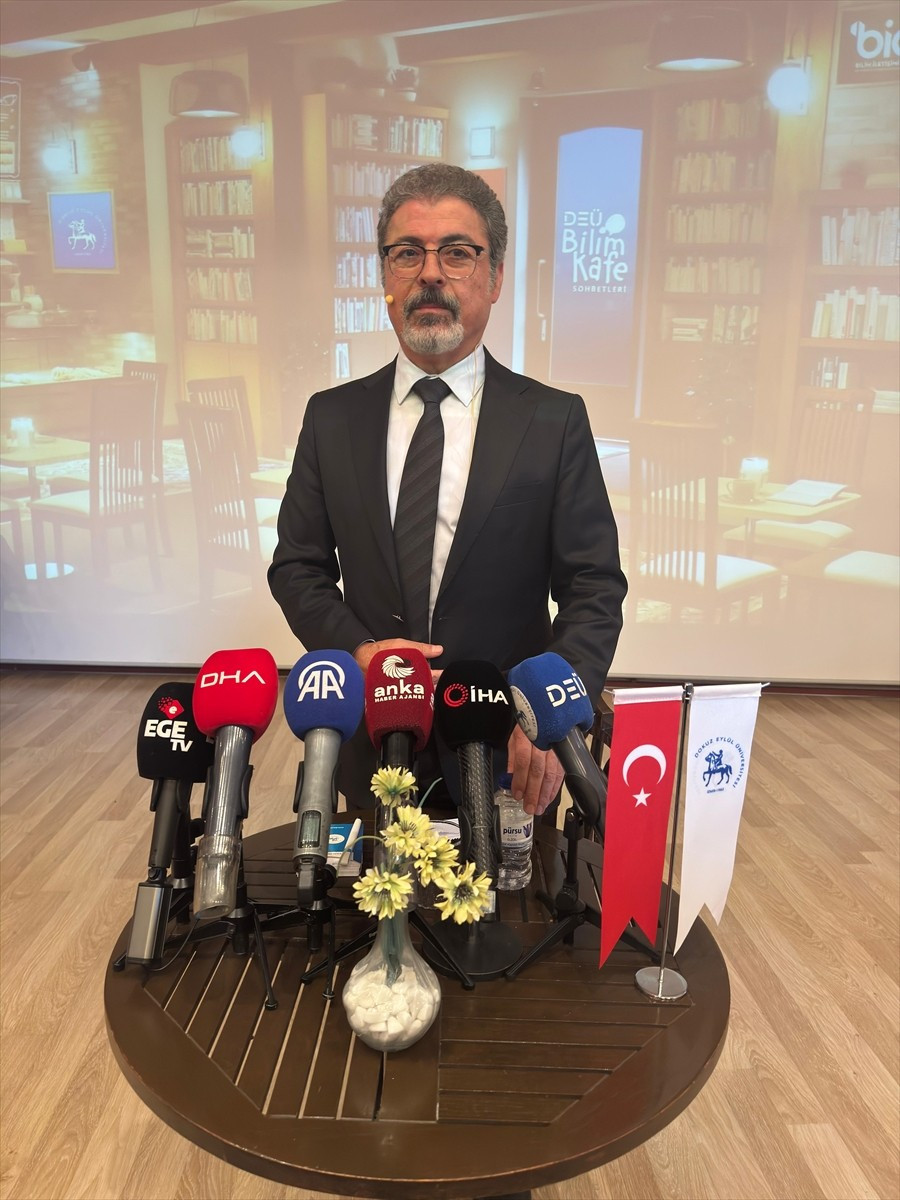 Dokuz Eylül Üniversitesi (DEÜ) Deprem Araştırma ve Uygulama Merkezi Müdürü Prof. Dr. Hasan...