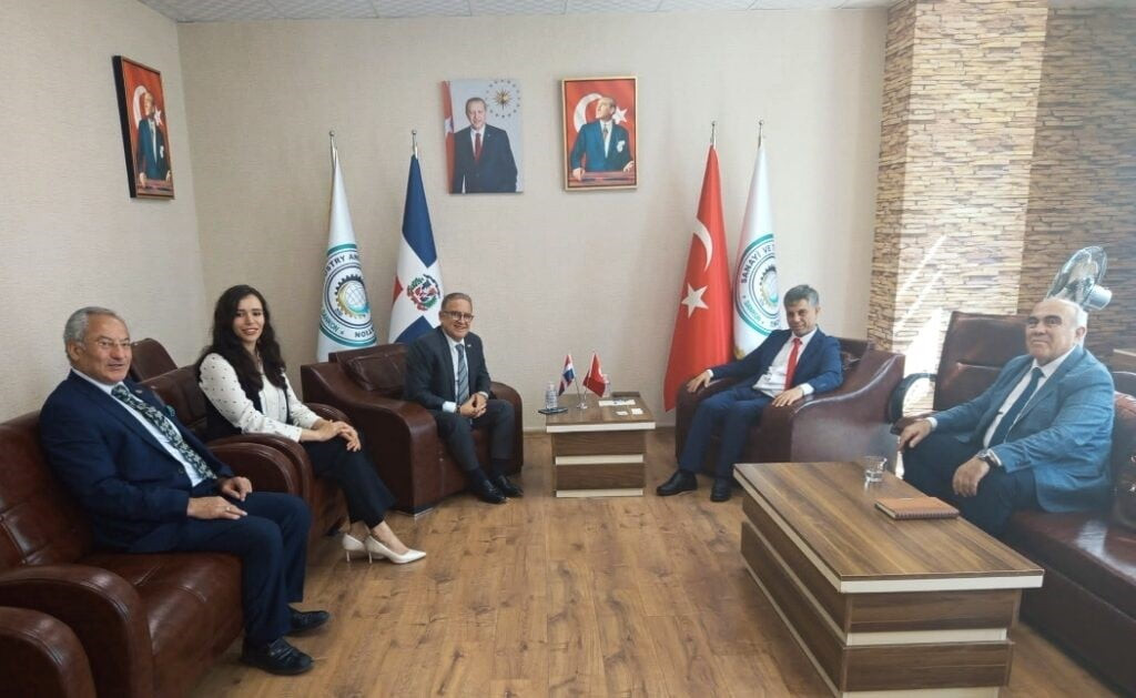 DOMİNİK CUMHURİYETİ ANKARA BÜYÜKELÇİSİ ELVİS ALAM, SANAYİ VE TİCARET KONFEDERASYONU (SANKON) GENEL...