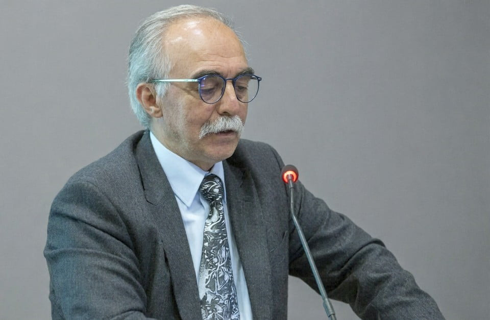 DR. HAYATİ BİCE 11 NİSAN CUMARTESİ GÜNÜ 23. ANKARA KİTAP FUARI KUŞLUKTA YAZARLAR STANDINDA YENİ...