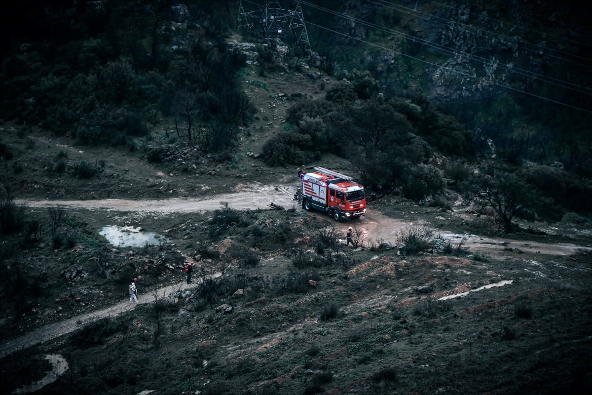 Dün akşam etkili olan sağanak sonrası Karşıyaka Yamanlar Mesire Alanı'nda bir kişi arazide mahsur...
