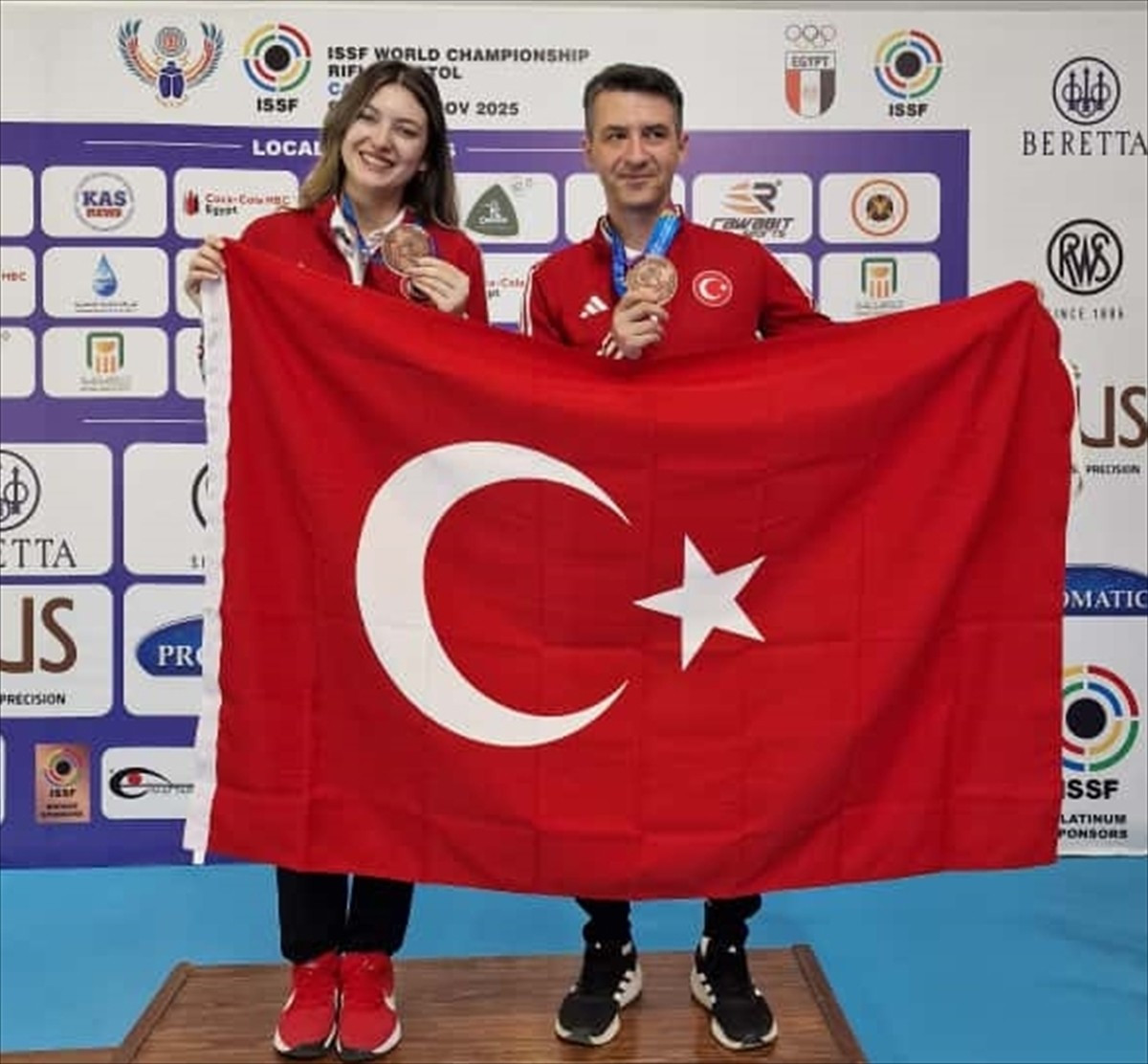 Dünya Havalı ve Ateşli Silahlar Şampiyonası'na katılan milli atıcılar Damla Köse ile Mert Nalbant...