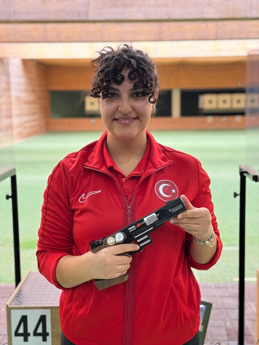 Dünya Havalı ve Ateşli Silahlar Şampiyonası'nda milli atıcı Şevval İlayda Tarhan, 25 metre spor...