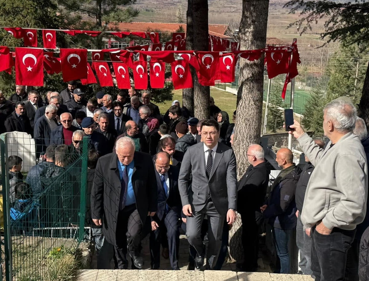 Dünya şampiyonu milli güreşçi Hüseyin Akbaş, vefatının 37. yılında Tokat'ın Almus ilçesindeki...