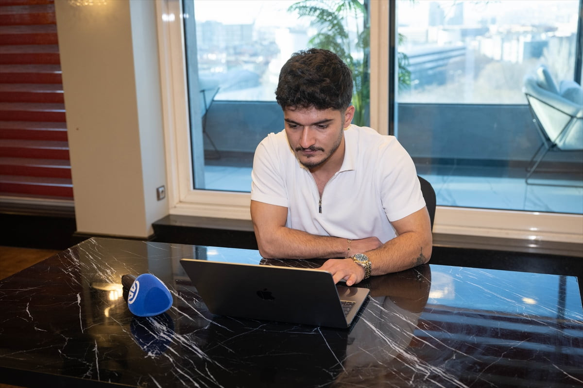 Dünya şampiyonu milli halterci Muhammed Furkan Özbek, Anadolu Ajansının (AA) gözünden 2025'e damga...