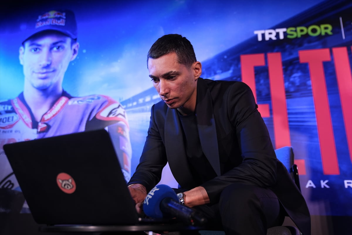 Dünya Superbike Şampiyonası'nda 2021, 2024 ve 2025 şampiyonluklarını kazanarak MotoGP'ye geçen...