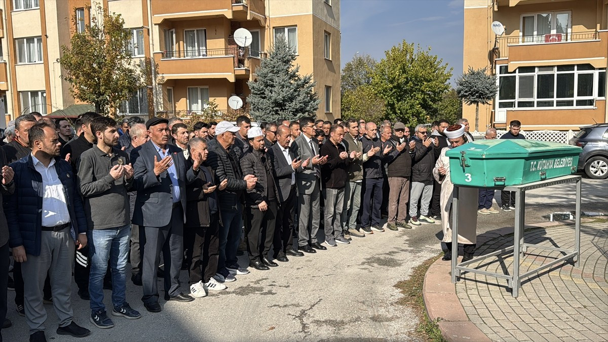 Dünya ve Türk halter tarihine adını altın harflerle yazdıran efsane sporcular arasında yer alan...