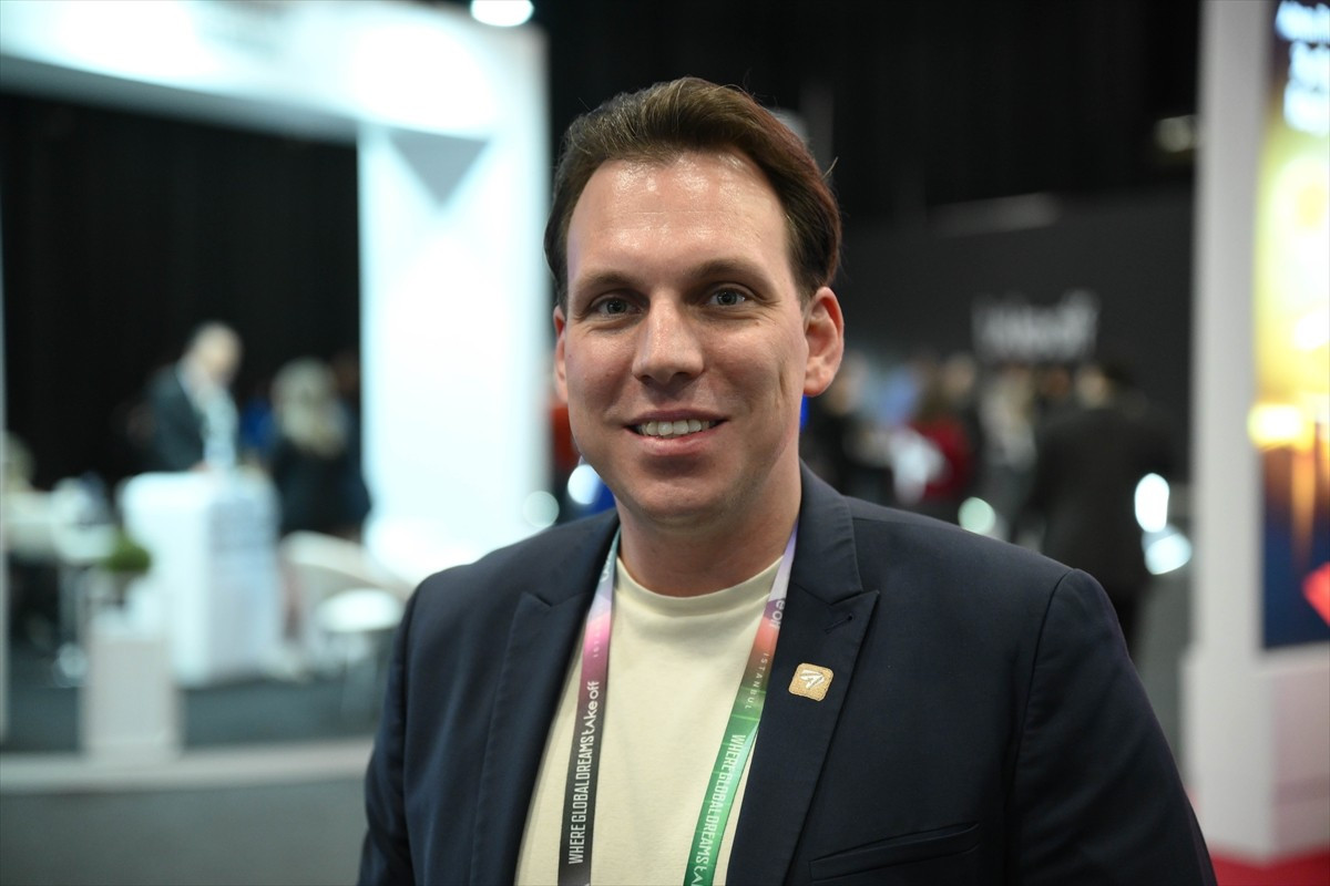 Dünyanın farklı ülkelerinden girişimciler, İstanbul'da düzenlenen Take Off İstanbul 2025'te...