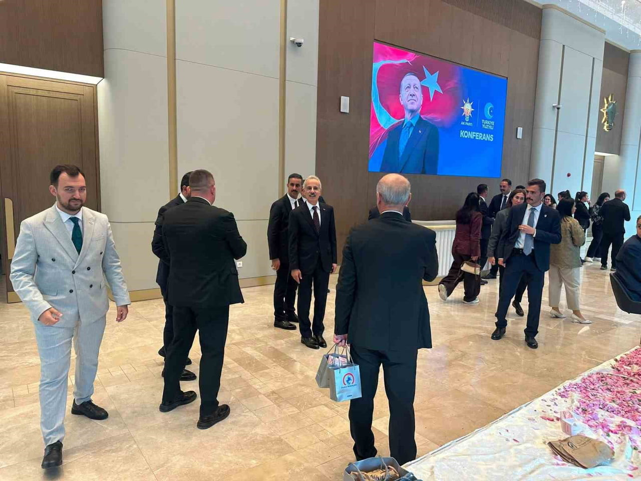 DÜZCE BELEDİYE BAŞKANI DR. FARUK ÖZLÜ, AK PARTİ GENEL MERKEZİ’NDE GERÇEKLEŞTİRİLEN 180....