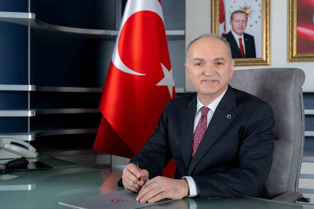 DÜZCE BELEDİYE BAŞKANI DR. FARUK ÖZLÜ, KURBAN BAYRAMI DOLAYISIYLA BİR KUTLAMA MESAJI YAYINLAYARAK...