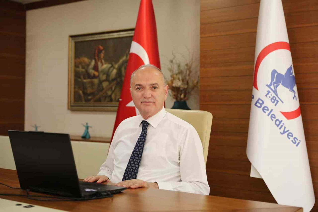 DÜZCE BELEDİYE BAŞKANI DR. FARUK ÖZLÜ, MALATYA İÇİN BİR GEÇMİŞ OLSUN MESAJI YAYIMLAYARAK...