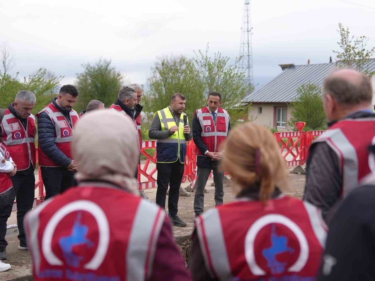 DÜZCE BELEDİYESİ 63 MAHALLE MUHTARININ KATILIMIYLA DÜZENLEDİĞİ İNCELEME GEZİSİNDE, İÇME SUYU...