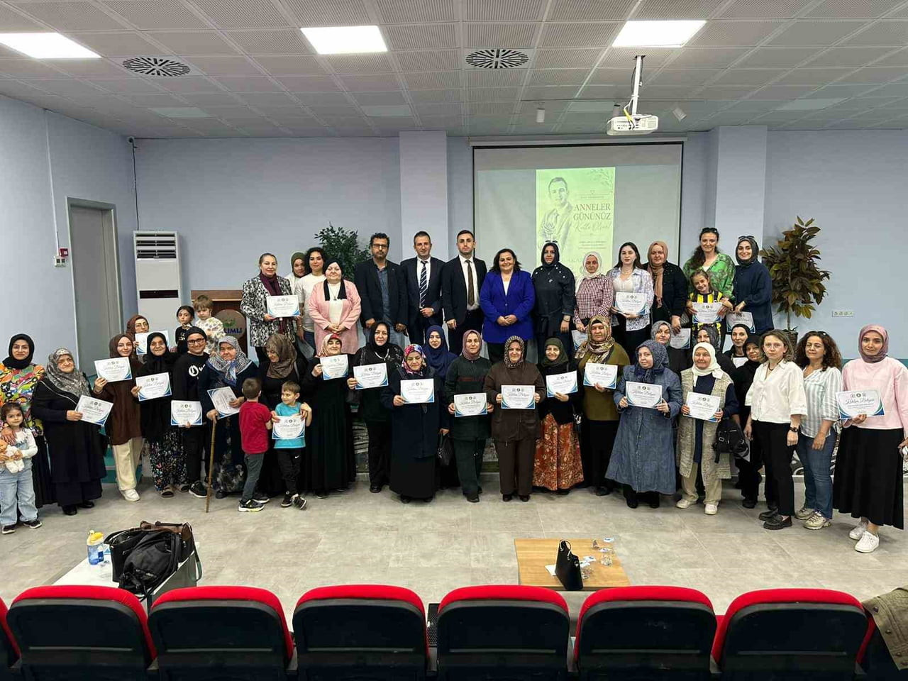 DÜZCE BELEDİYESİ BÜNYESİNDE KENT KONSEYİ’NİN GİRİŞİMLERİ İLE KURULAN AİLE AKADEMİSİ, MAYIS AYI...