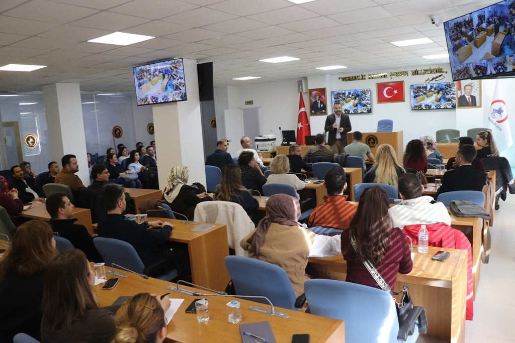 DÜZCE BELEDİYESİ TARAFINDAN NİTELİKLİ PERSONEL İLE HİZMET KALİTESİNİN YÜKSELTİLMESİ NOKTASINDA...