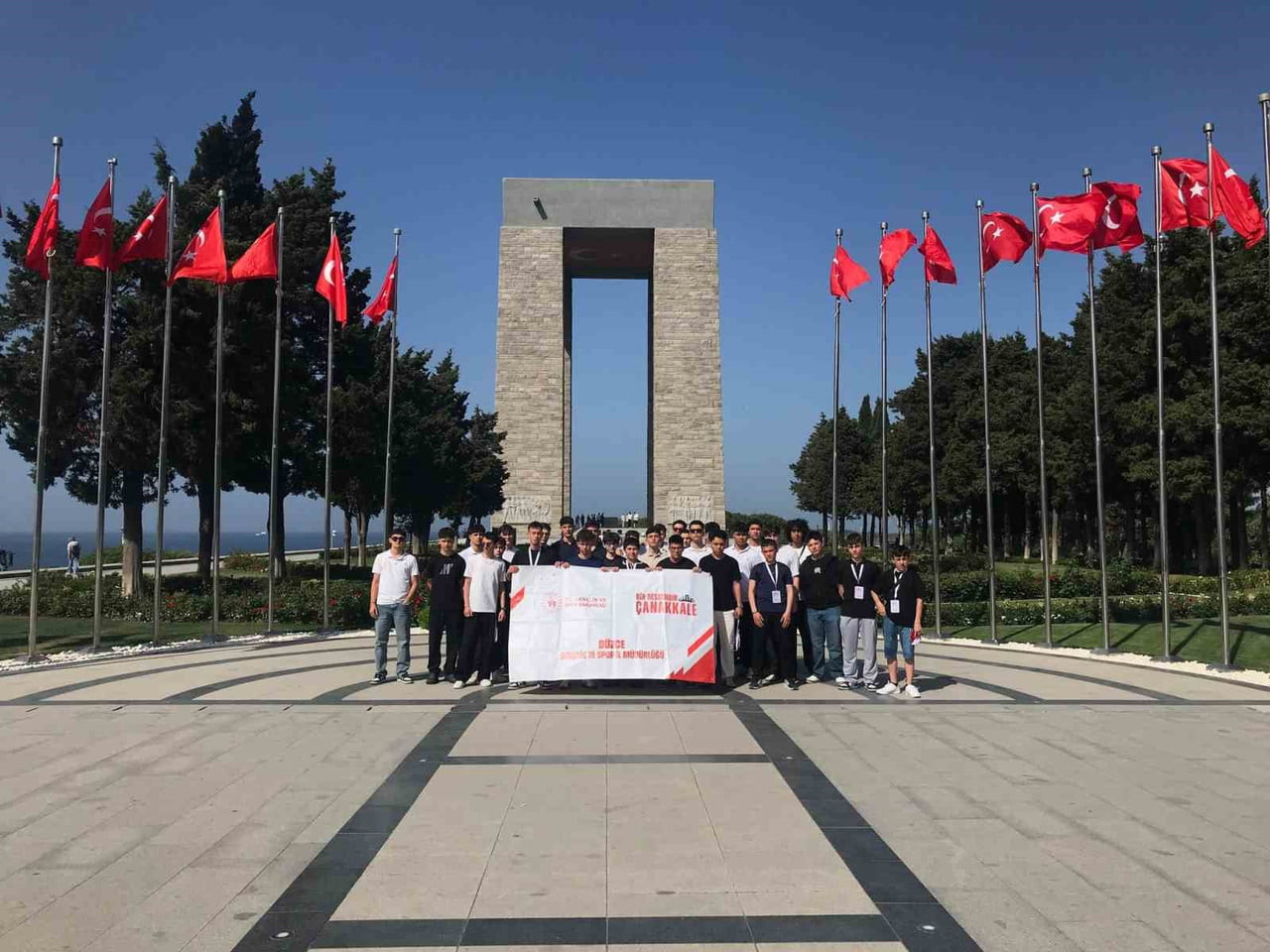 DÜZCE GENÇLİK VE SPOR İL MÜDÜRLÜĞÜ TARAFINDAN DÜZENLENEN “BİR DESTANDIR ÇANAKKALE” PROGRAMI...