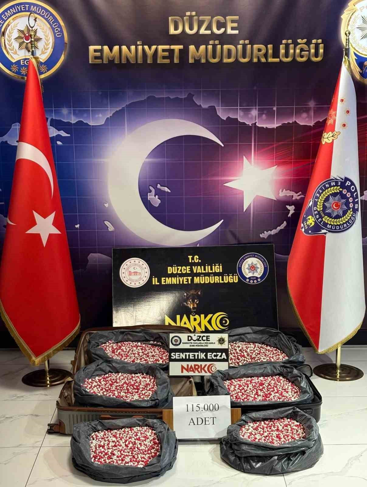 DÜZCE İL EMNİYET MÜDÜRLÜĞÜ NARKOTİK SUÇLARLA MÜCADELE ŞUBE MÜDÜRLÜĞÜ EKİPLERİ TARAFINDAN YAPILAN...
