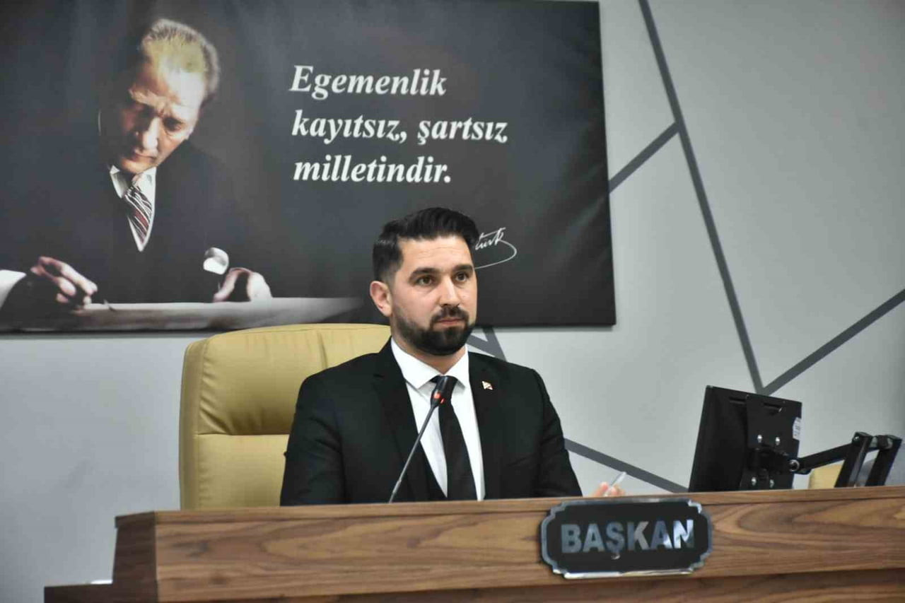 DÜZCE İL GENEL MECLİSİNDE BAŞKANLIK SEÇİMİ YAPILDI. MEVCUT BAŞKAN FAZLI KOÇ OY BİRLİĞİ İLE ÜÇÜNCÜ...