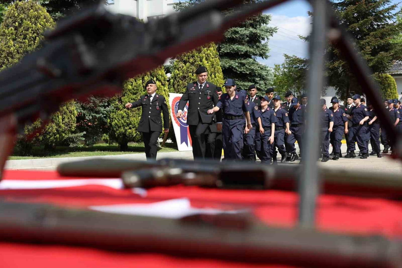 DÜZCE İL JANDARMA KOMUTANLIĞI TARAFINDAN ENGELLİLER HAFTASI KAPSAMINDA "TEMSİLİ ASKERLİK YEMİN...