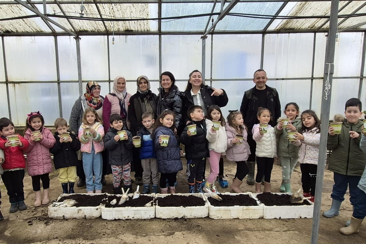 DÜZCE ORMAN İŞLETME MÜDÜRLÜĞÜ EKİPLERİ, OKULLARDA DÜZENLEDİKLERİ EĞİTİMLERLE ÖĞRENCİLERE DOĞA...