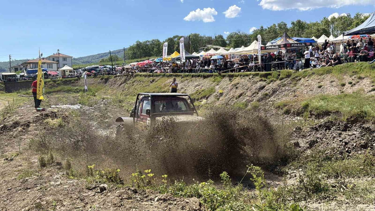 DÜZCE SAFARİ OFF-ROAD KULÜBÜ TARAFINDAN DÜZENLENEN 36. OFF-ROAD FESTİVALİ’NDE EKSTREM PARKURDA...