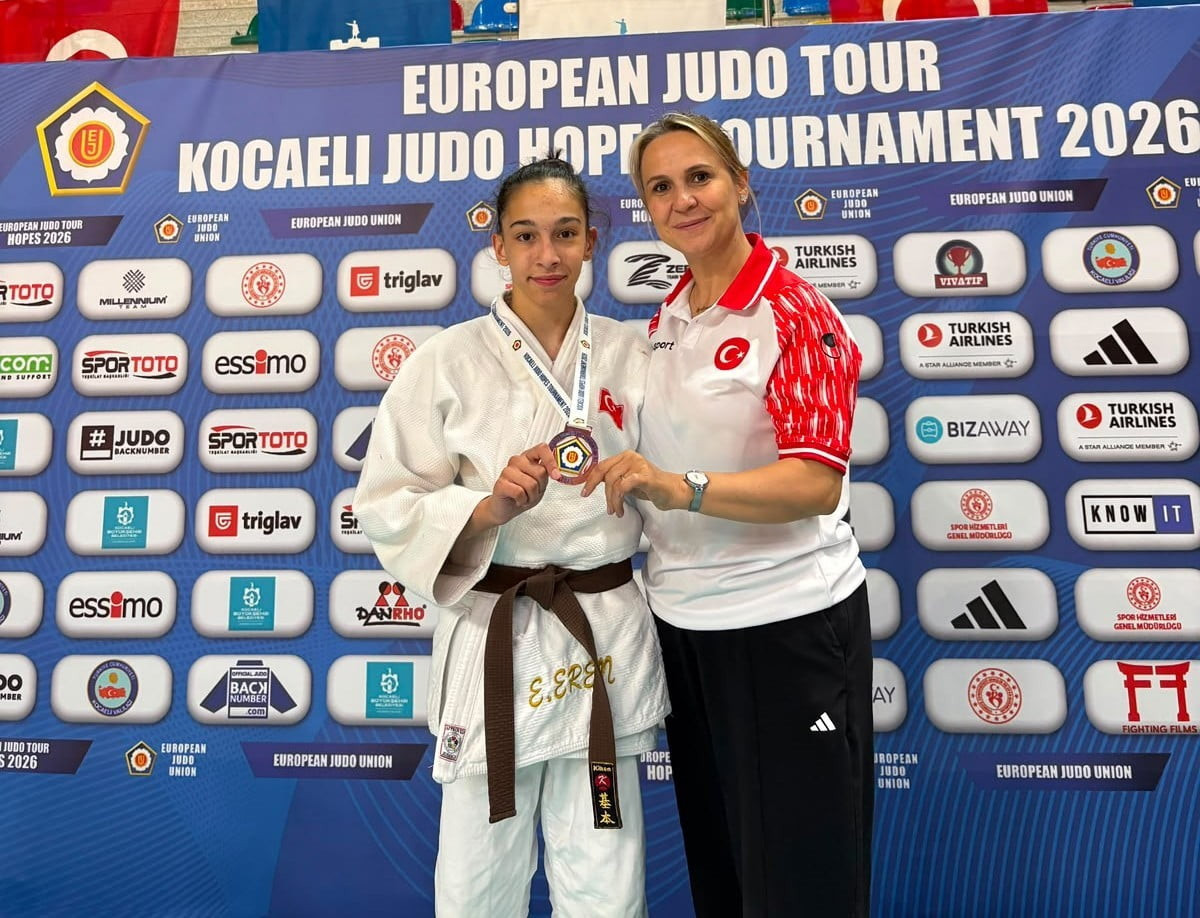 DÜZCE SPORCU EĞİTİM MERKEZİ SPORCUSU ERVA EREN, KOCAELİ'NDE DÜZENLENEN YILDIZLAR JUDO AVRUPA...