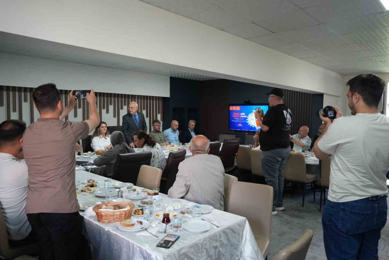 DÜZCE'DE KONURALP BÖLGESİNDE ANTİK TİYATRO KALINTILARININ DA İÇİNDE YER ALDIĞI BÖLGEDE...