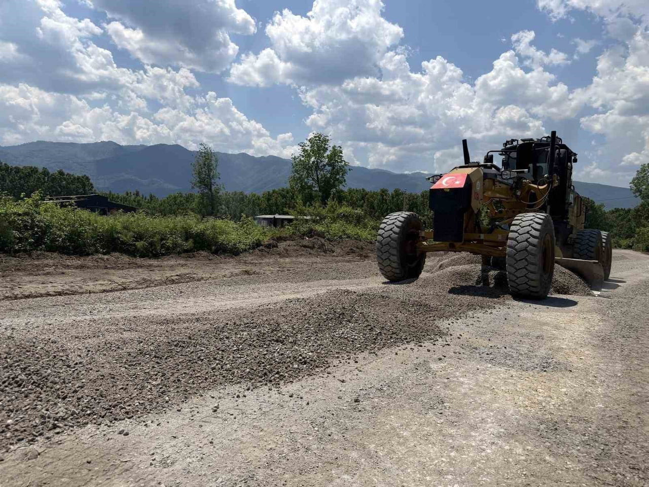 DÜZCE'DE MERKEZE BAĞLI DURAKLAR KÖYÜNDE, VATANDAŞLARA DAHA GÜVENLİ VE KONFORLU ULAŞIM İMKANI...