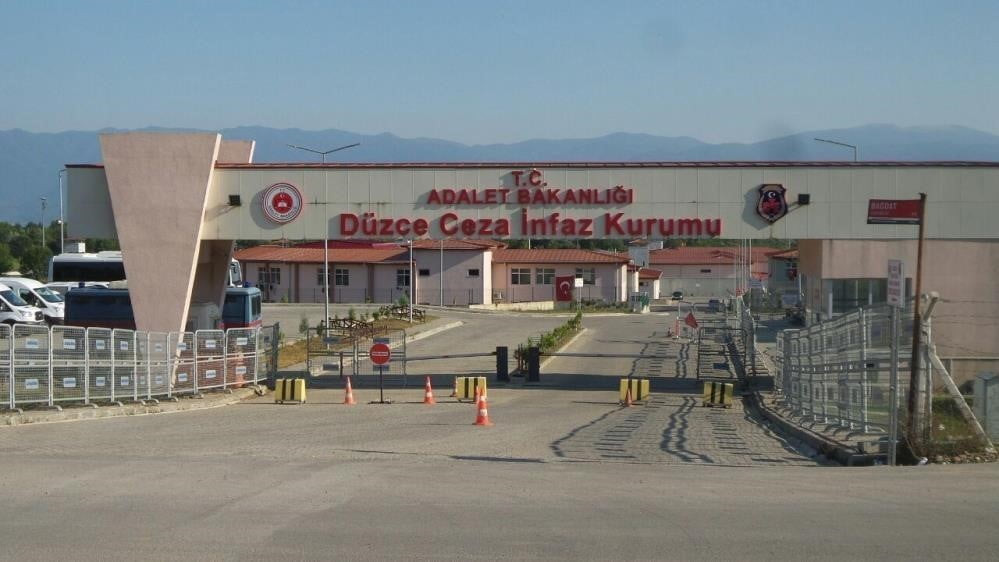 DÜZCE'DE POLİS VE JANDARMA EKİPLERİ TARAFINDAN YAPILAN DENETİMLERDE 22 BİN ŞAHIS SORGULANDI...