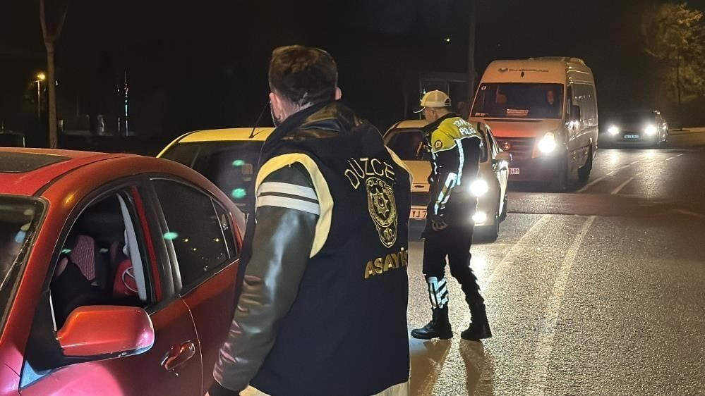 DÜZCE'DE POLİS VE JANDARMA NARKOTİK SUÇLARLA MÜCADELE EKİPLERİNİN YAPTIĞI OPERASYONLARDA YAKALANAN...