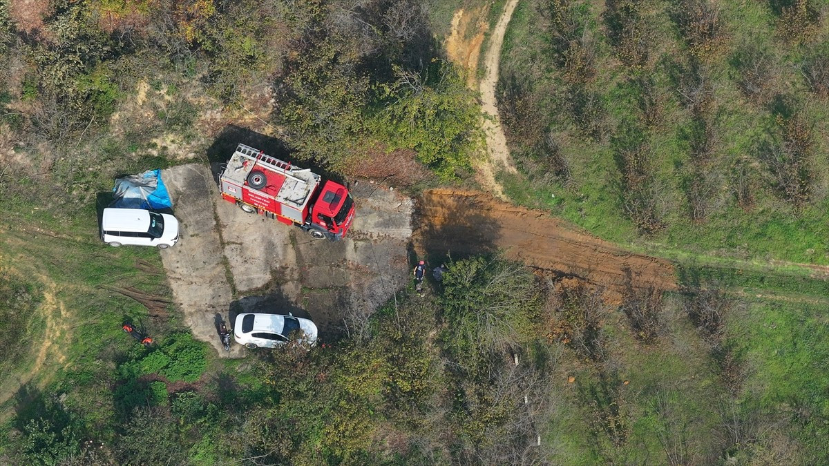Düzce'nin Akçakoca ilçesinde bağ evini söktüğü esnada çökme sonucu enkaz altında kalan 85...