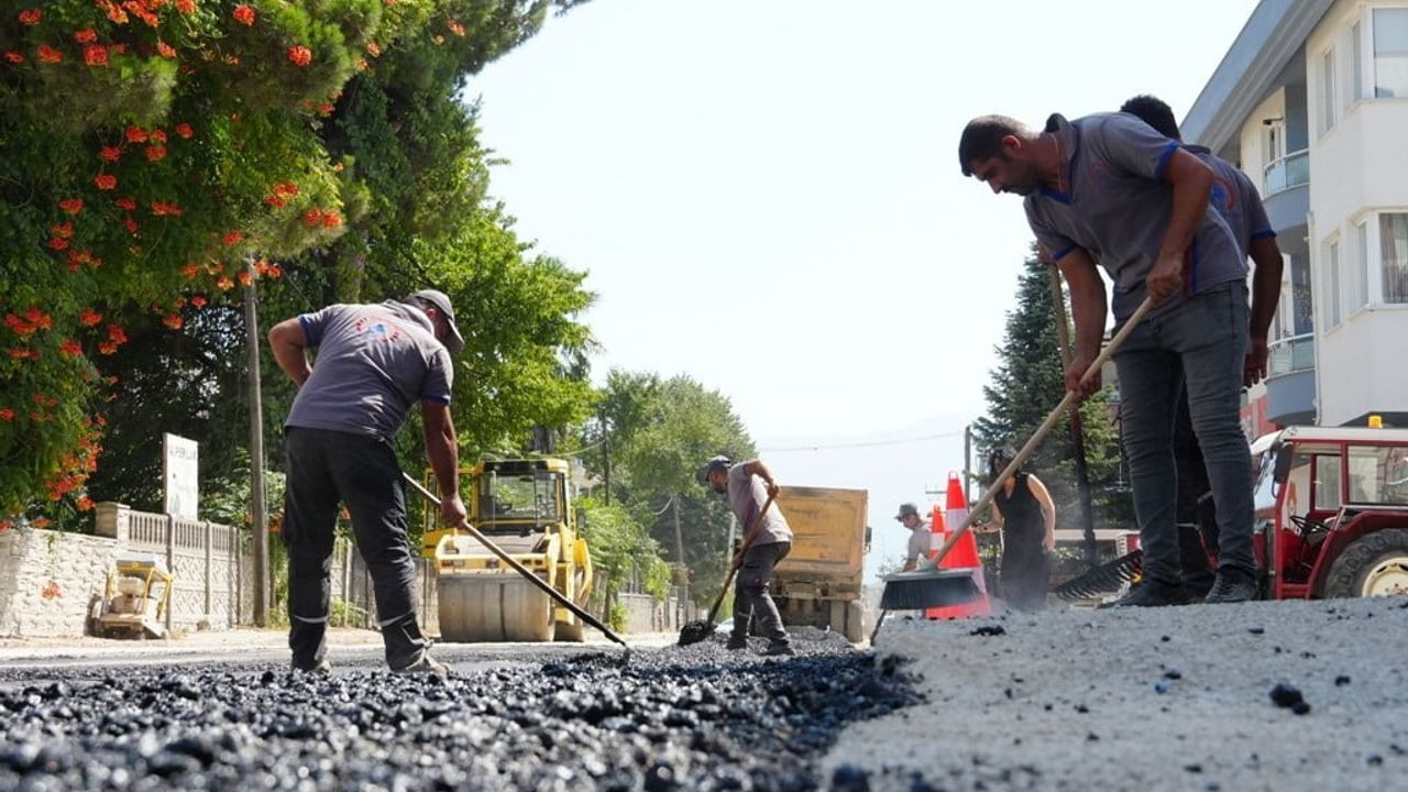 Düzce'de 4 bin 379 metre yeni yol açıldı