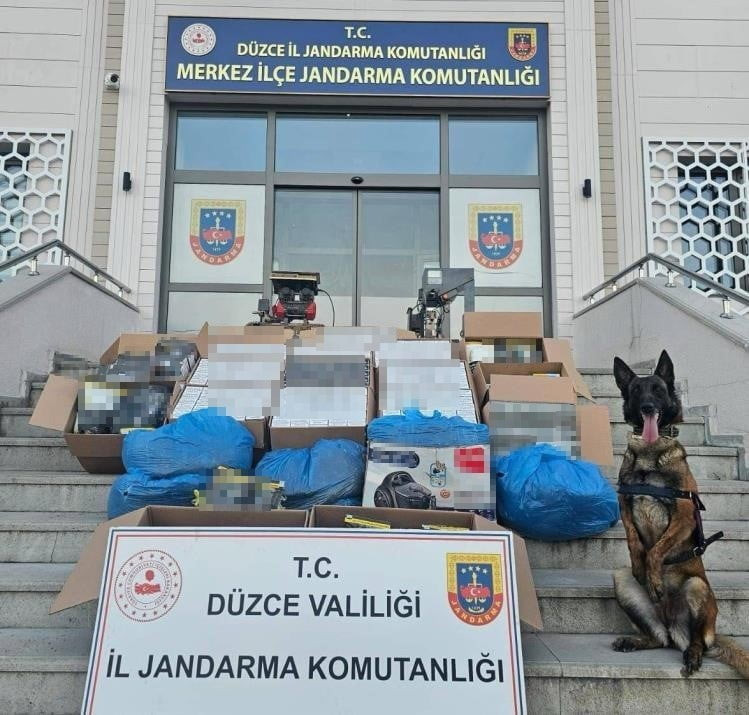 DÜZCE’DE 47 BİN 200’Ü DOLU 130 BİN MAKARON ELE GEÇİRİLDİ