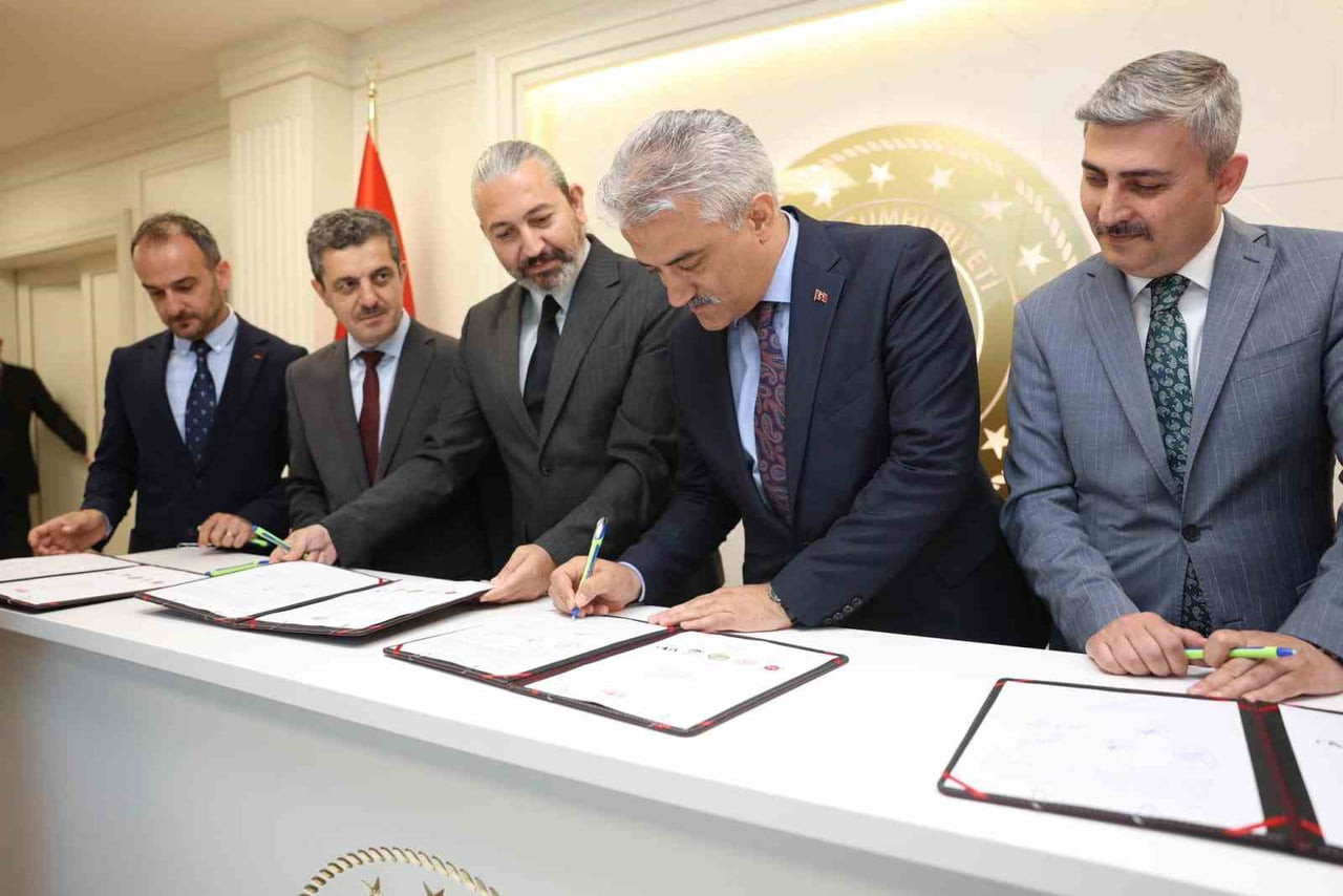 DÜZCE’DE GENÇLERİN MİLLİ VE MANEVİ DEĞERLERİNE BAĞLI, DİSİPLİNLİ VE SPORLA İÇ İÇE YETİŞMESİNİ...