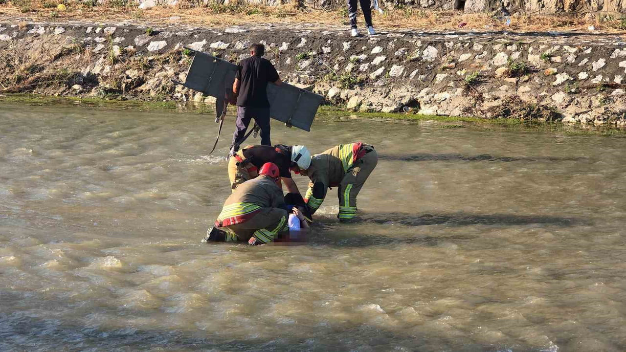 DÜZCE’DE ÖZ ÇEKİM YAPARKEN YAYA KÖPRÜSÜ ÜZERİNDEN ASAR DERESİ’NE DÜŞEN A.B.G. (20)...