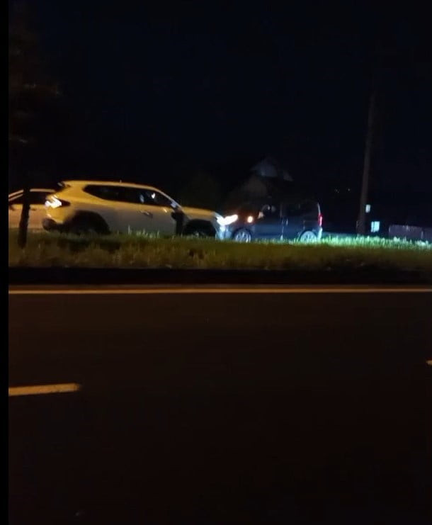 DÜZCE’DE TERSTEN GİDEN OTOMOBİL SÜRÜCÜ TRAFİKTE TERÖR ESTİRDİ. TÜM UYARILARA RAĞMEN AŞIRI HIZ...