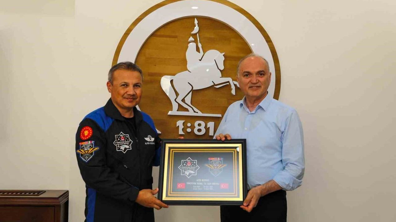 Düzce'de Türkiye'nin İlk Astronotu Alper Gezeravcı'nın Ziyareti