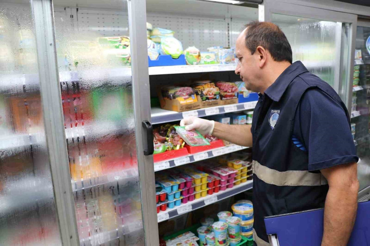 DÜZCE’NİN CUMAYERİ İLÇESİNDE HALK SAĞLIĞINI KORUMAK, VATANDAŞLARIN HİJYENİK VE GÜVENİLİR GIDAYA...