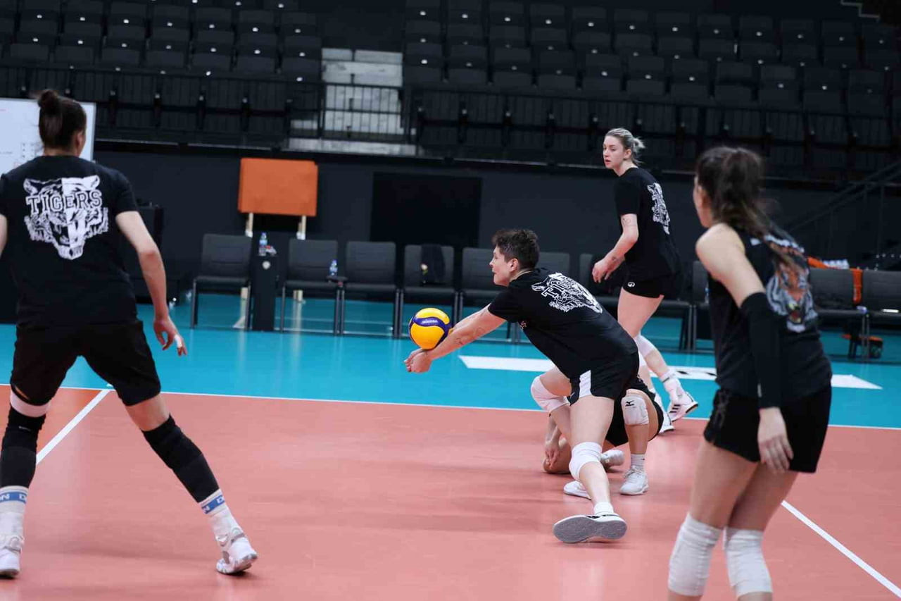 ECZACIBAŞI DYNAVİT, VODAFONE SULTANLAR LİGİ PLAY-OFF 3-4 ETABI İLK MAÇINDA ZEREN SPOR’U KONUK...