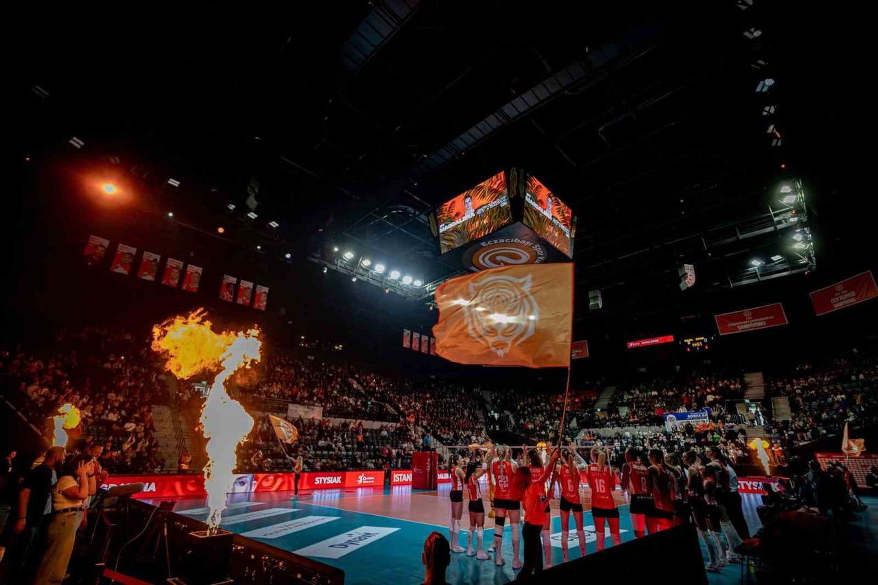 ECZACIBAŞI SPOR KULÜBÜ'NÜN YENİ İSİM SPONSORU PERON İSTANBUL OLDU. TURUNCU-BEYAZLI EKİP, 2026-2027...