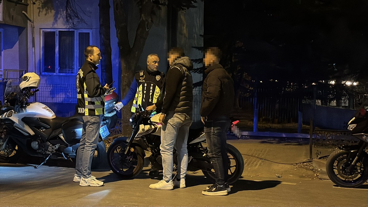 Edirne Emniyet Müdürlüğü Trafik Tescil ve Denetleme Şubesine bağlı ekipler, Zübeyde Hanım...