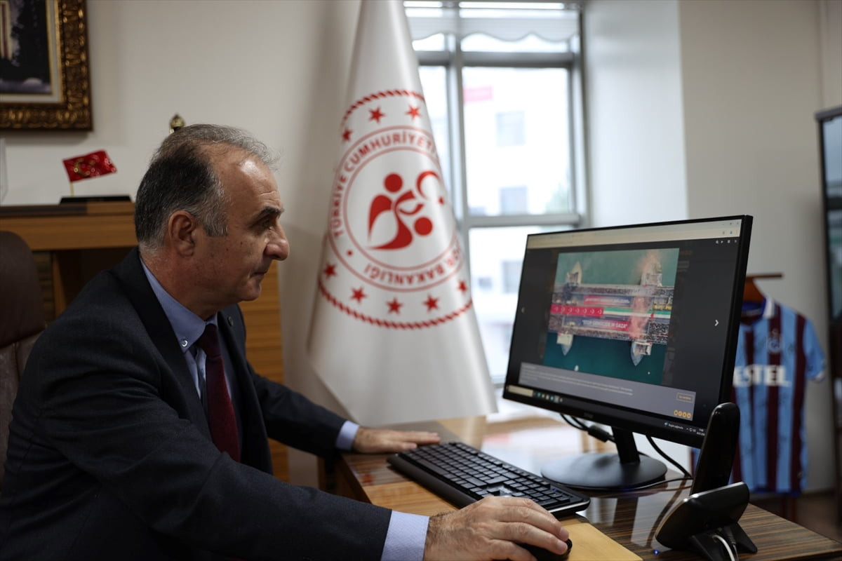 Edirne Gençlik ve Spor Müdürü Selim Ak, Anadolu Ajansının (AA) gözünden 2025'e damga vuran...