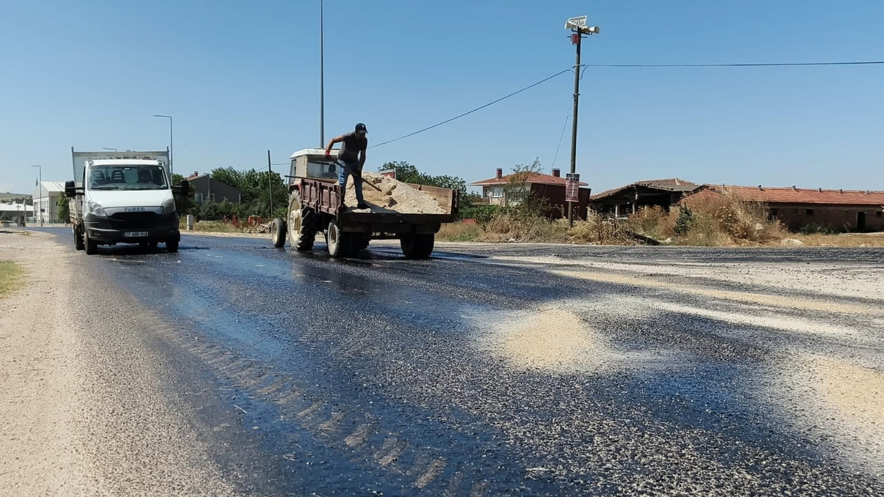 EDİRNE GENELİNDE ETKİSİNİ SÜRDÜREN AŞIRI SICAK HAVA DALGASI GÜNLÜK YAŞAMI OLUMSUZ ETKİLEMEYE DEVAM...