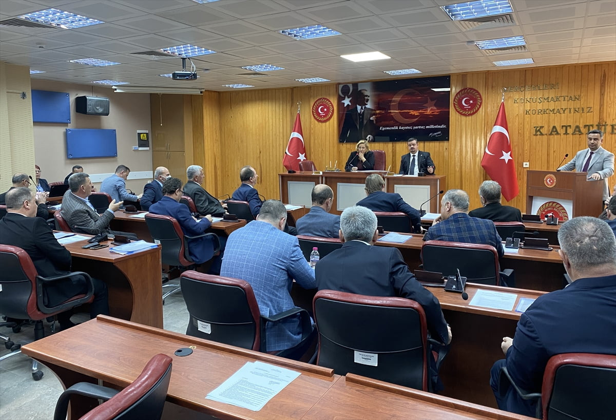 Edirne İl Genel Meclisi'nde, Avrupa Birliği ve Dış İlişkiler Komisyonu tarafından hazırlanan sınır...