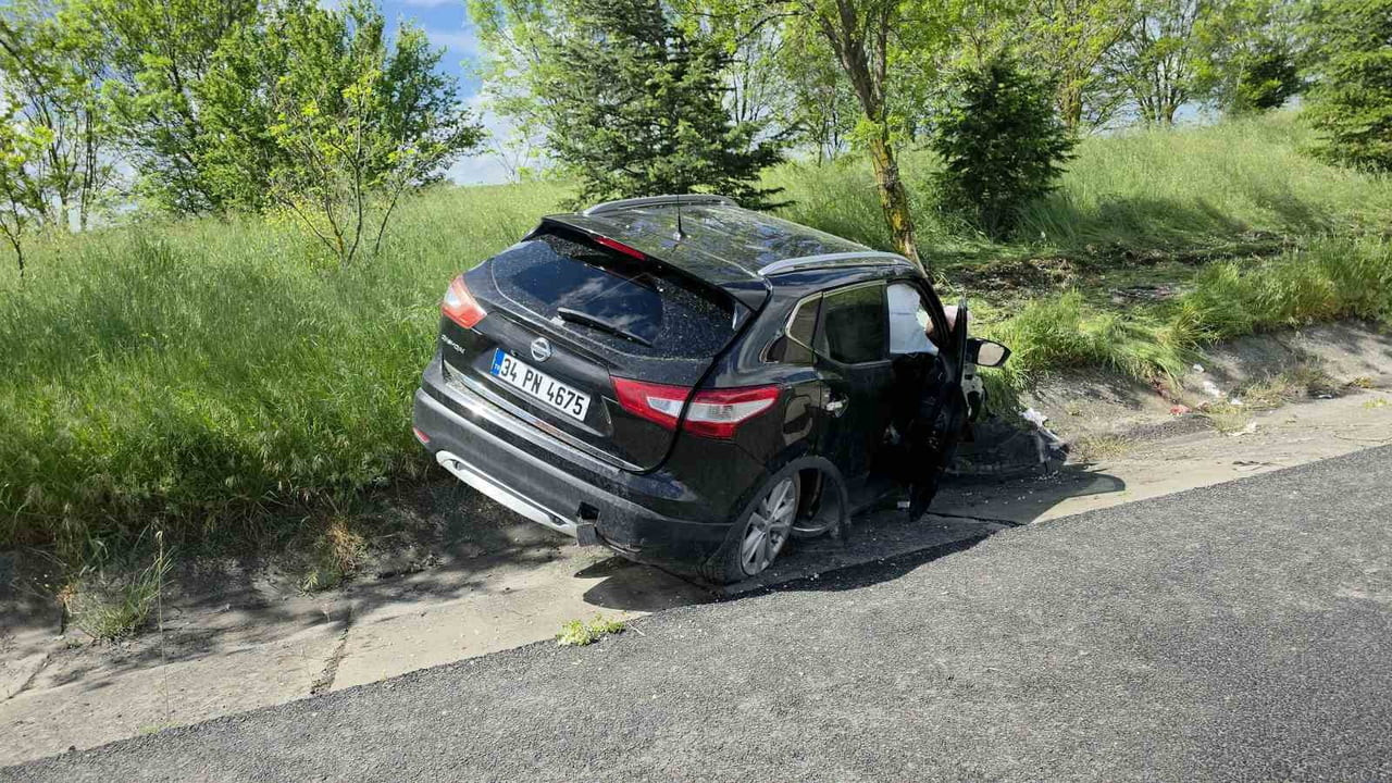 EDİRNE-İSTANBUL OTOYOLU LÜLEBURGAZ - ERGENE ARASINDA  ETKİLİ OLAN DOLU YAĞIŞI TRAFİK KAZALARINA...