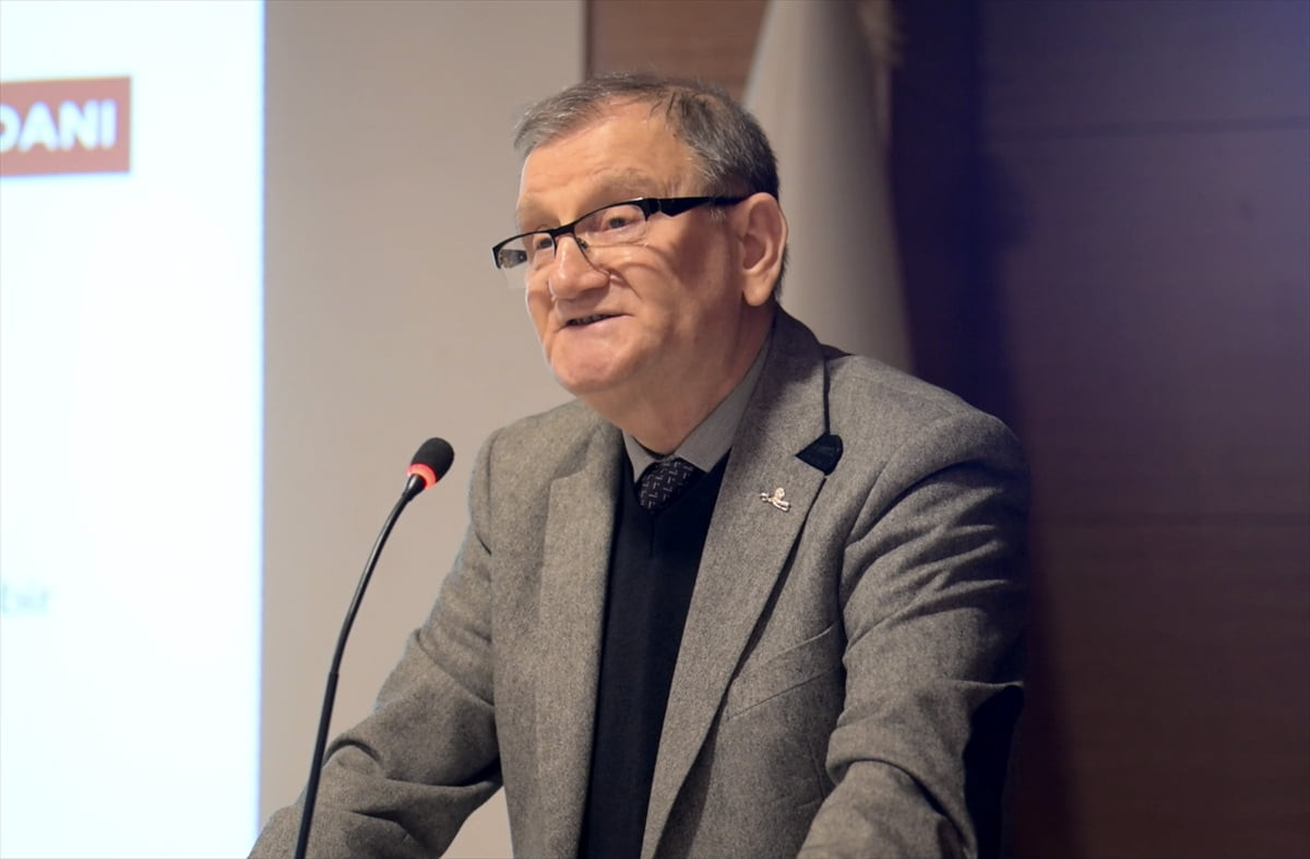 Edirne Kent Kültürü ve Bilincini Geliştirme Merkezi Derneği Başkanı Ender Bilar, Er Meydanı'ndaki...