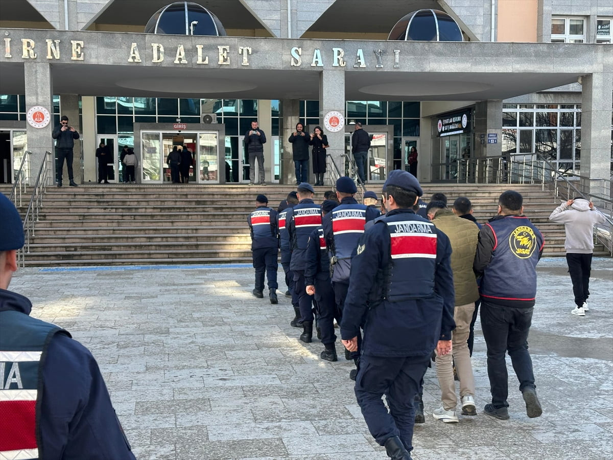 Edirne merkezli 5 ilde düzenlenen yasa dışı bahis operasyonunda gözaltına alınan 6 şüpheliden 1'i...