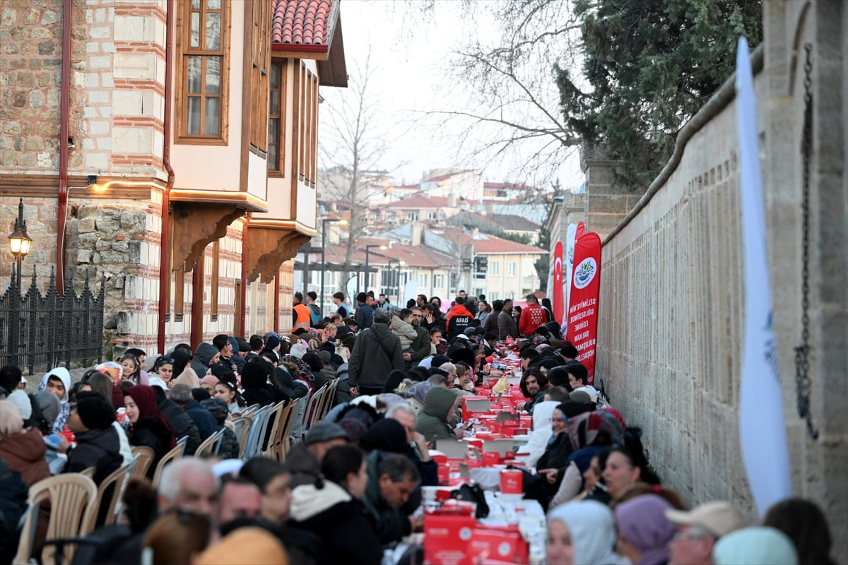 Edirne Valiliği Balkan Şehirleri İş Birliği Edirne Platformunca, Selimiye Camisi avlusu ve...