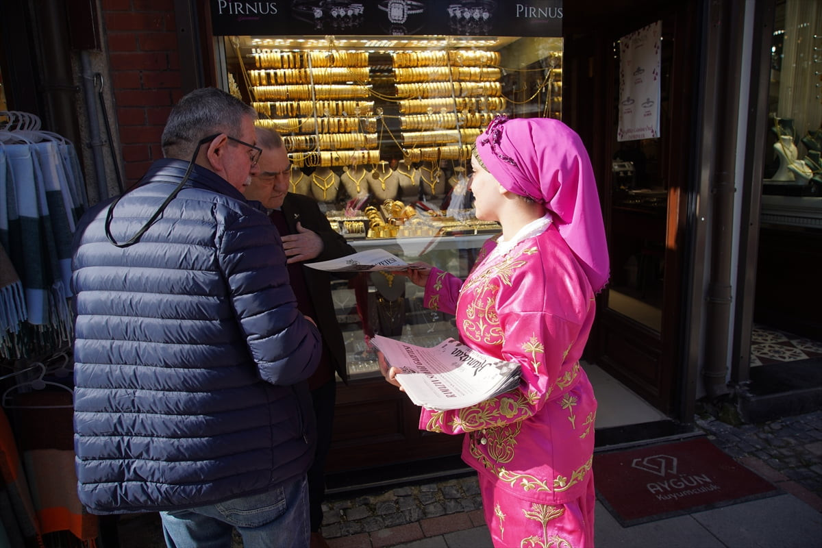 Edirne Valiliğince Selimiye Meydanı'nda kurulacak "Ramazan Sokağı" programı bastırılan gazete ile...