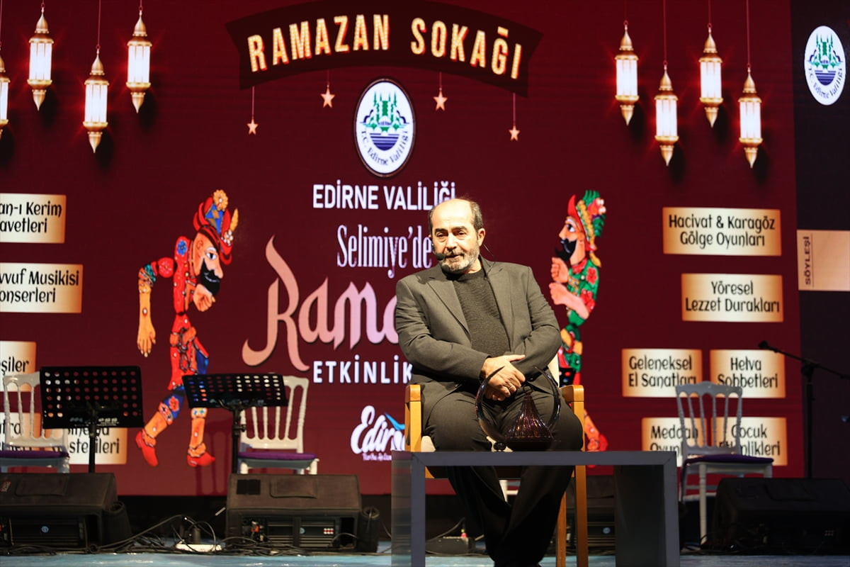 Edirne Valiliğince Selimiye Meydanı'nda kurulan "Ramazan Sokağı" etkinliklerinde internetin...